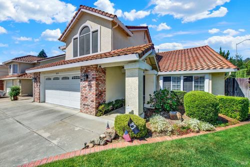 212 Wrentham Dr, Vacaville, CA, 95688-9101 | Card Image