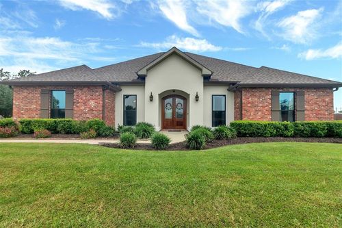 1636 N Woodland Forrest Dr, Lake Charles, LA, 70611-3744 | Card Image