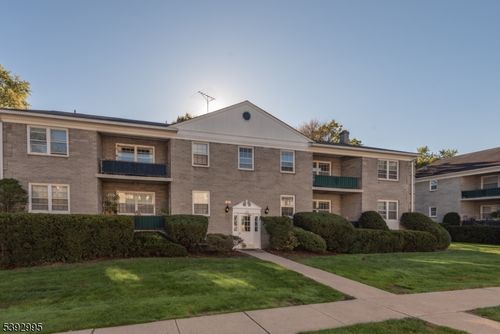 135 S Maple Ave, Ridgewood, NJ, 07450-4566 | Card Image