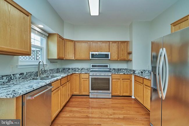 6362 Dakine Cir, Townhouse with 3 bedrooms, 4 bathrooms and null parking in SPRINGFIELD VA | Image 24