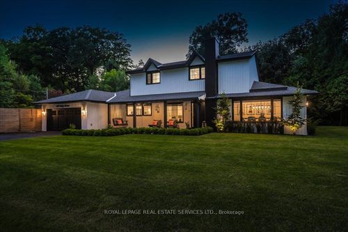 169 Oakes Dr, Mississauga, ON, L5G3M2 | Card Image