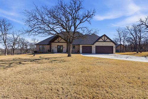 208 Shady Oaks Dr, Runaway Bay, TX, 76426-9462 | Card Image