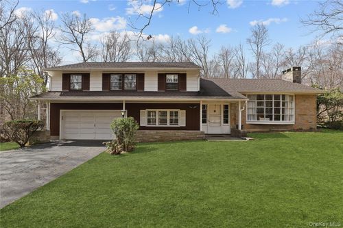 15 Laurel Rd, Pound Ridge, NY, 10576-1813 | Card Image