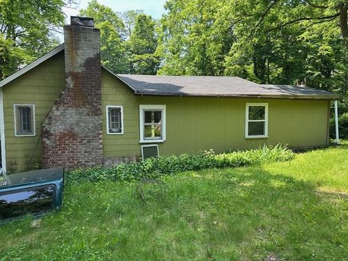 25 Pine Hill Rd, Pleasant Valley, NY, 12569-7127 | Card Image