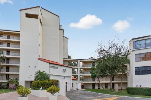 114-2314 S Cypress Bend Dr, Pompano Beach, FL, 33069-4410 | Card Image