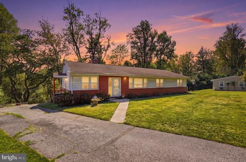 4 Peachtree Ct, PIKESVILLE, MD, 21208-2810 | Card Image