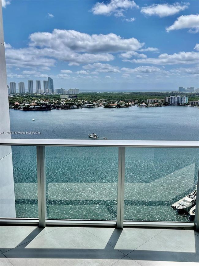 APT-2305 - 17301 Biscayne Blvd, Condo with 2 bedrooms, 3 bathrooms and null parking in Aventura FL | Image 4