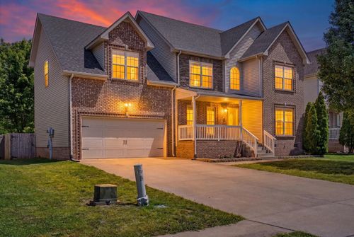 721 Cavalier Dr, Clarksville, TN, 37040-1104 | Card Image