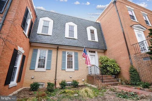 1326 N Lynnbrook Dr, ARLINGTON, VA, 22201-4919 | Card Image