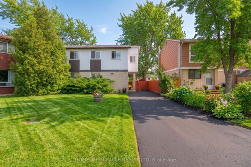 7 Greenhills Sq, Brampton, ON, L6S2J4 | Card Image