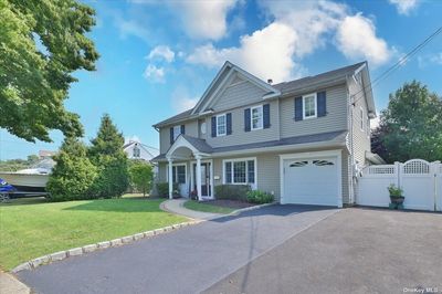 4 Croyden Drive, House other with 5 bedrooms, 2 bathrooms and null parking in Massapequa NY | Image 3