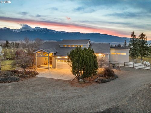 19 Valley Heights Dr, Enterprise, OR, 97828-6010 | Card Image