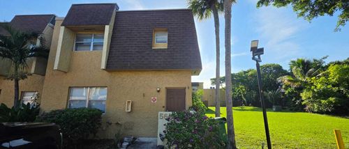 11-5644 Blueberry Ct, Lauderhill, FL, 33313-3071 | Card Image