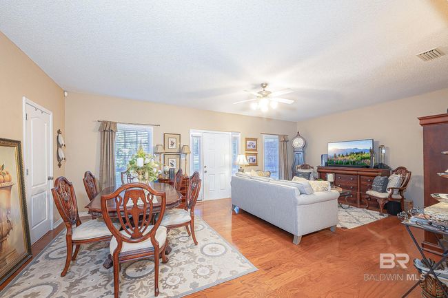 Dining Area | Image 13