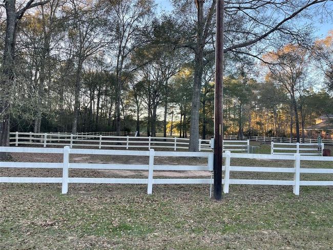 Park with biggest lake across the street from Property | Image 9