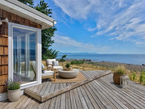 343 Lazo Rd, Comox, BC, V9M3T9 | Card Image