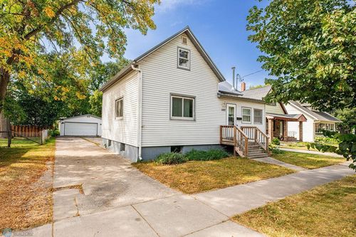 1107 10th St S, Fargo, ND, 58103-3105 | Card Image