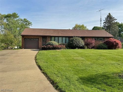 3937 Linda Street Nw, North Canton, OH, 44720 | Card Image