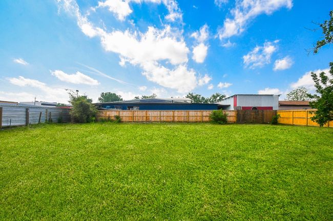 2636 Lone Oak Rd, House other with 3 bedrooms, 2 bathrooms and null parking in Houston TX | Image 9