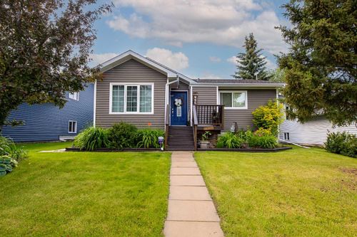 4726 43 Street, Mayerthorpe, AB, T0E1N0 | Card Image