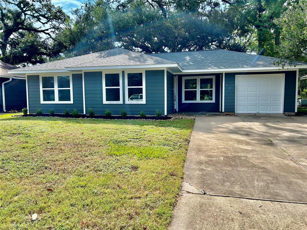 Cypress St, Lake Jackson, TX 77566