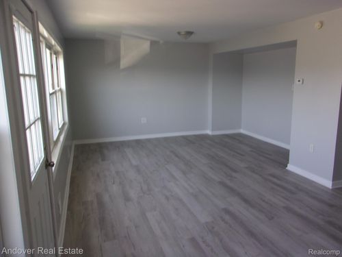 319 Dart St, Gwinn, MI, 49841-2920 | Card Image