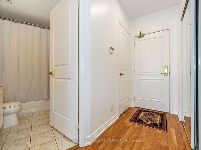 1609 - 9225 Jane St, Condo with 3 bedrooms, 2 bathrooms and 1 parking in Vaughan ON | Image 9