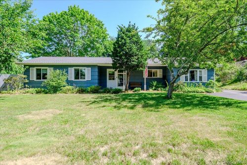 14 Akron Pl, Shoreham, NY, 11786-2320 | Card Image