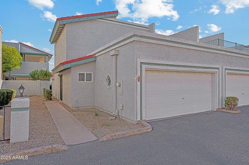 8713 N Shadow Ln, Peoria, AZ, 85345-8435 | Card Image