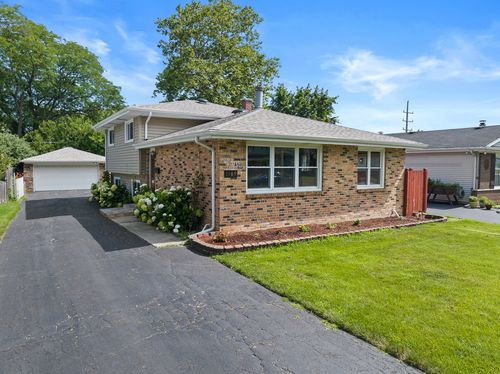 1309 Wilson Ave, Wheaton, IL, 60189-6747 | Card Image