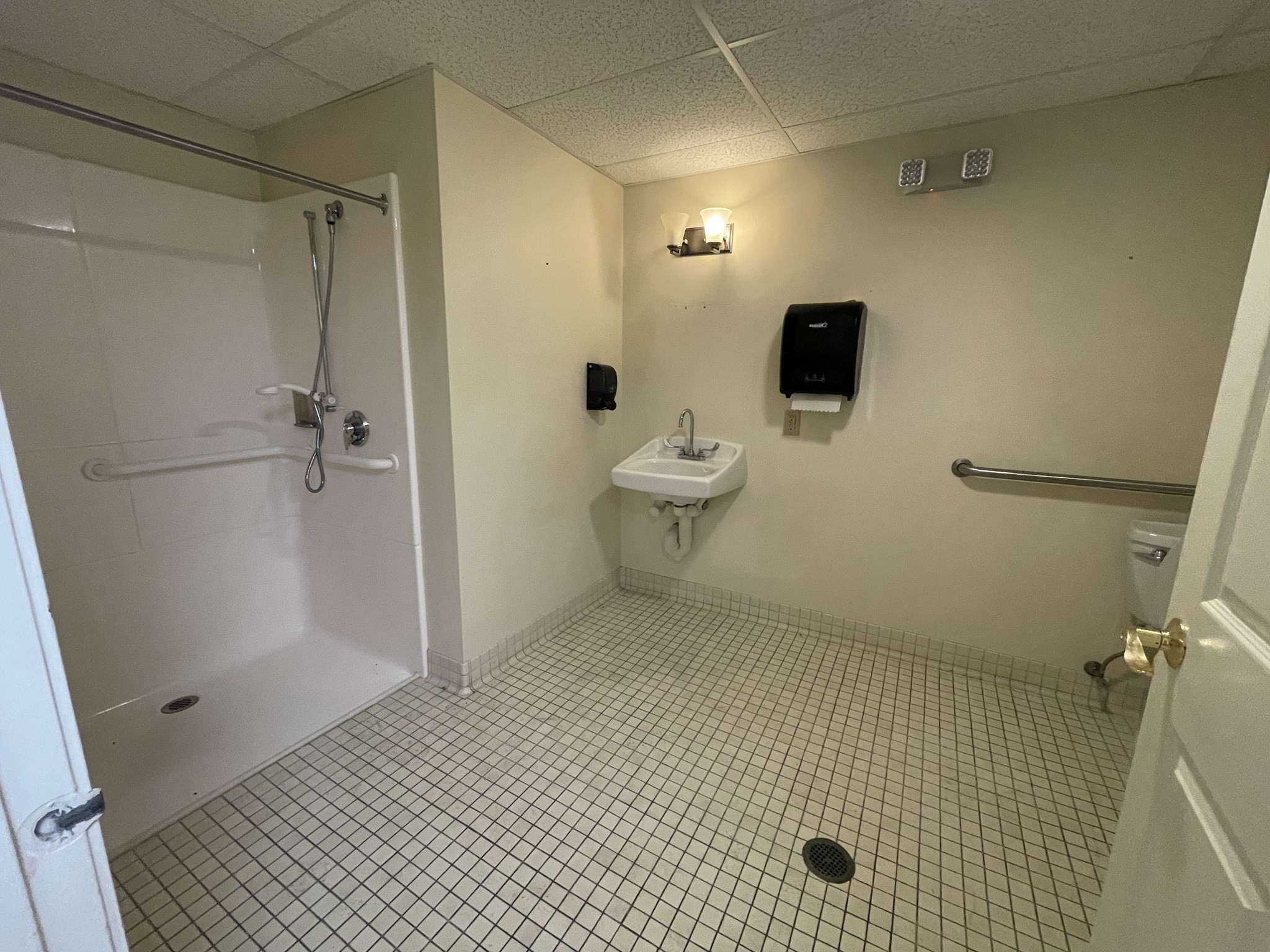 Commercial Lease in Plymouth 4