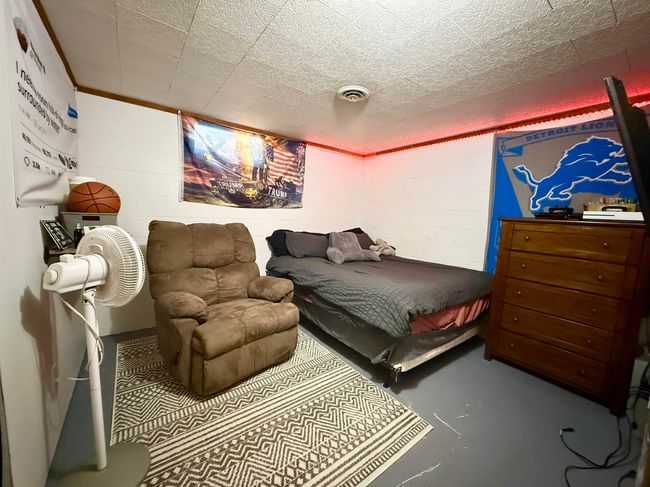 1111 W 14 Th St, House other with 5 bedrooms, 2 bathrooms and null parking in Spencer IA | Image 14