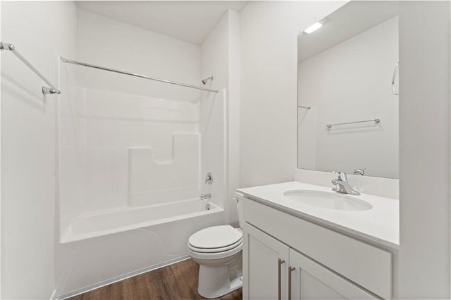 2204 Creek View Ln, House other with 4 bedrooms, 3 bathrooms and null parking in Raymore MO | Image 18