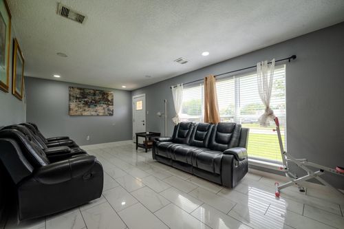 6806 Santa Rita Dr, Houston, TX, 77083-2108 | Card Image