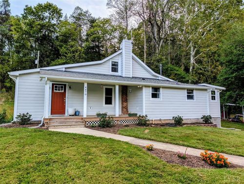 4470 Red Oak School Rd, Concord, VA, 24538-2118 | Card Image