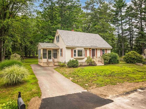 7 Tanglewood Dr, Dover, NH, 03820-4531 | Card Image