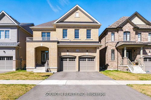 376 Danny Wheeler Blvd, Keswick, ON, L4P0K2 | Card Image