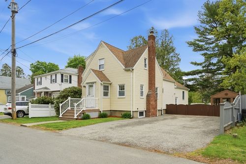 40 Glenwood Rd, Lynn, MA, 01904-1836 | Card Image