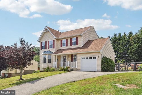 2640 E Colonial Dr, UPPER CHICHESTER, PA, 19061-2226 | Card Image