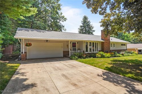 321 Ormsby Rd, Fairlawn, OH, 44333-3250 | Card Image
