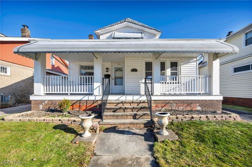 3699 W 165th St, Cleveland, OH, 44111-5750 | Card Image