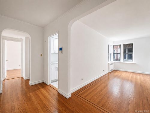 a8-63-109 Saunders St, Rego Park, NY, 11374 | Card Image