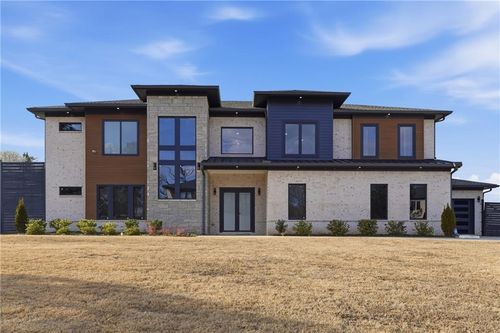 556 Versailles Dr, Auburn, GA, 30011-2640 | Card Image