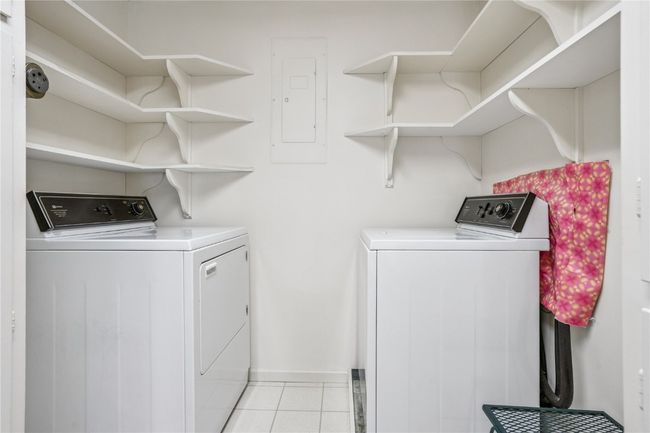 LAUNDRY ROOM (HALL) | Image 26