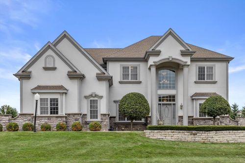 11222 W Meadowcreek Drive, Milwaukee, WI, 53224 | Card Image