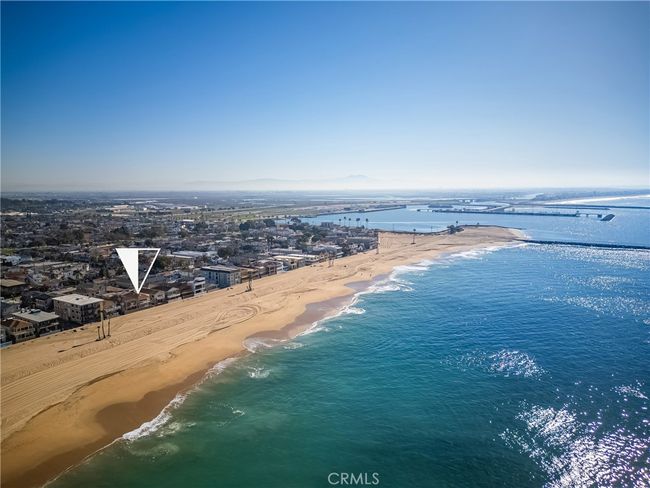 1207 Seal Way, Home with 6 bedrooms, 4 bathrooms and 2 parking in Seal Beach CA | Image 48