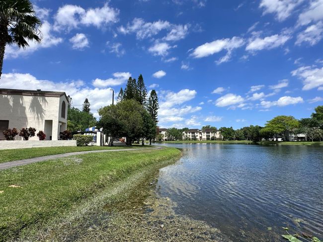 3206 Carambola Cir S, Condo with 2 bedrooms, 2 bathrooms and null parking in Coconut Creek FL | Image 19