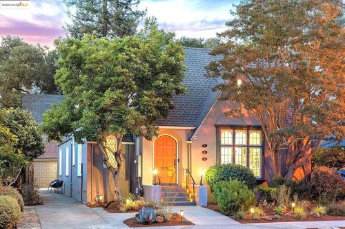 924 Trestle Glen Rd, Oakland, CA, 94610-2515 | Card Image