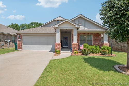 3504 Piney River Dr, Yukon, OK, 73099-8737 | Card Image