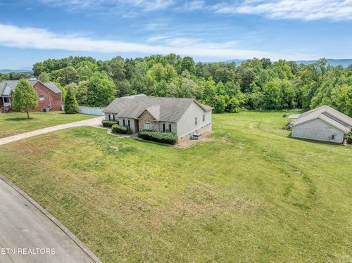 3237 Reiley Dr, Maryville, TN, 37801-2933 | Card Image